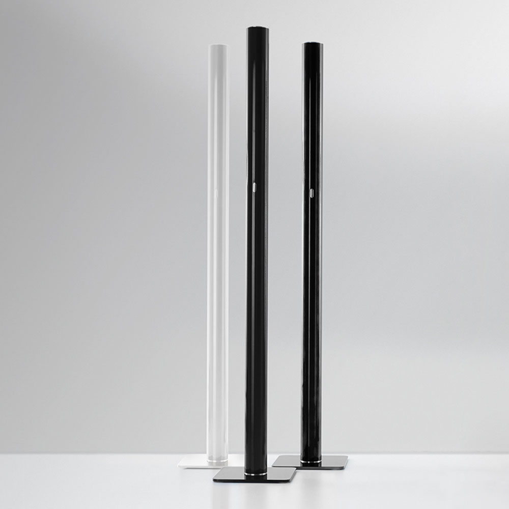 Artemide Ilio Stehleuchte bei lampenonline.de Diese Stehleuchte besteht hauptsächlich aus massivem, lackiertem Stahl und schafft den Spagat zwischen funktionalem Beleuchtungselement und dekorativem, skulpturartigem Lichtobjekt für Wohn- oder Esszimmer.