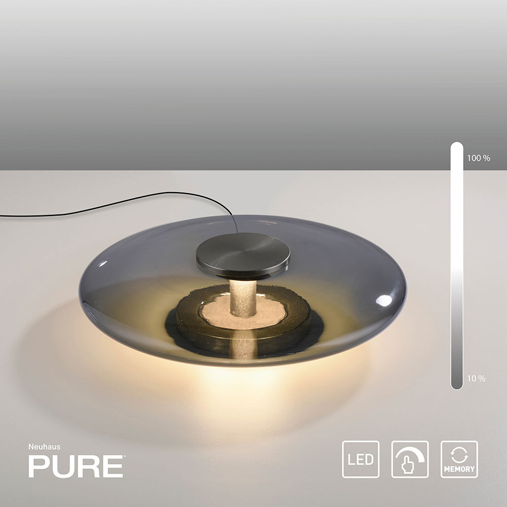 Pure Vitrum 4080 LED-Tischleuchte – Kompakte Eleganz mit Touchdimmer und edlem Glasdesign Die Pure Vitrum 4080 LED-Tischleuchte kombiniert flaches Design (85 mm hoch, 320 mm Durchmesser) mit warmweißem Licht (2700K) und 1273 Lumen. Dank Touchdimmer lässt sich die Helligkeit stufenlos regeln. Erhältlich mit rauchgrauem oder opalem Glasschirm.