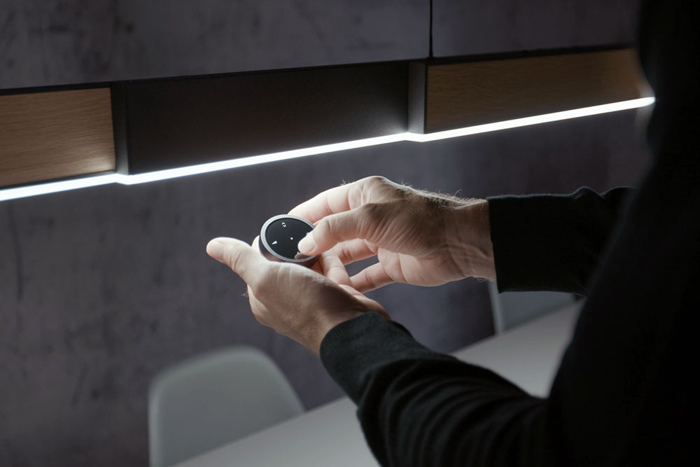 Paul Neuhaus Pure Moto Rise Pendelleuchten bei lampenonline.de. Die Paul Neuhaus Pure Moto-Rise 2545 LED-Pendelleuchte vereint funktionale Perfektion mit ästhetischem Design.