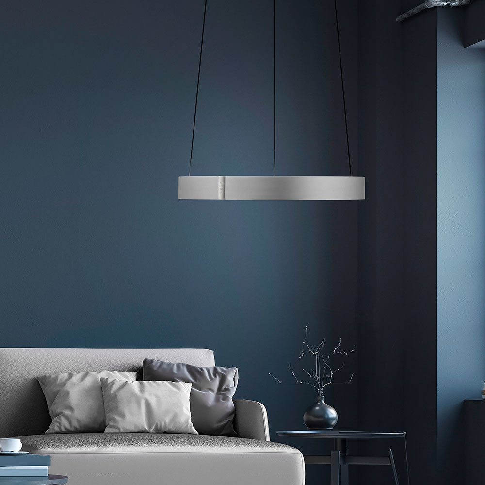 Pendelleuchten mit elektrischer Höhenverstellung und stufenlos einstellbarer Lichtfarbe für flexible Raumnutzung Pendelleuchte mit e-LIFT Technologie für stufenlose Höhenverstellung und einstellbarer Farbtemperatur – flexibel anpassbar per Fernbedienung, ideal für wechselnde Wohn- und Arbeitssituationen