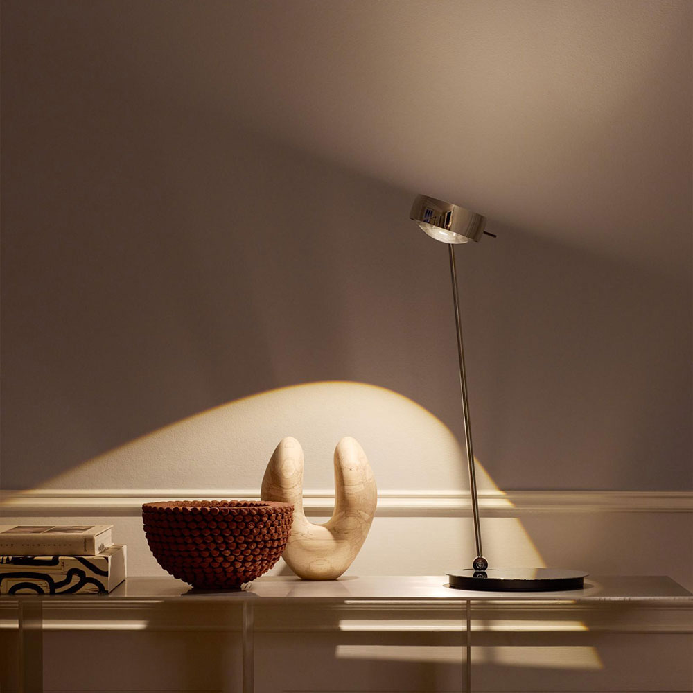 occhio sento tavolo bei lampenonline.de - Das Licht einer Sento Leuchte wird sowohl als Up- und Downlight abgegeben und mittels Fading kann die gesamte Lichtmenge beliebig, also stufenlos, auf das Ober- und Unterlicht der Leuchte verteilt werden, so dass 