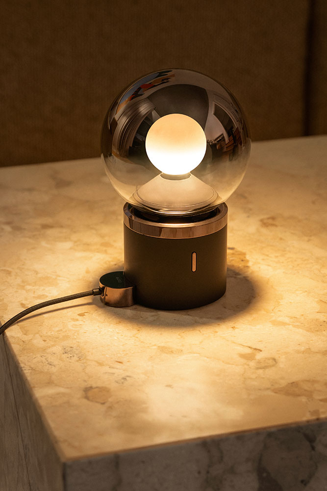 Langlebige Akkuleuchte mit bis zu 150h Leuchtdauer und USB-C-Ladeanschluss