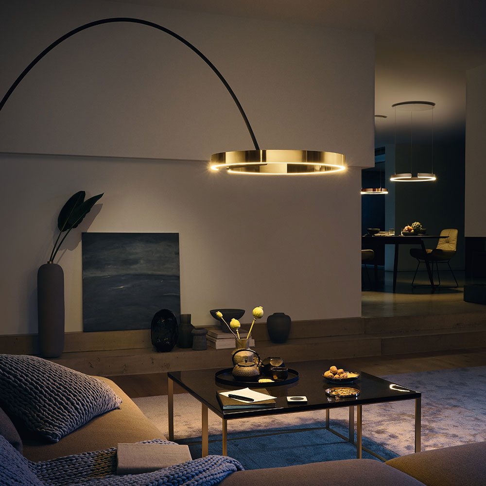 Occhio Mito Leuchten mit herausragender Farbwiedergabe (CRI 95–97) für natürliche Lichtwirkung; intelligente Features wie Präsenzsensor und automatische Helligkeitsanpassung sorgen für effiziente und stimmungsvolle Beleuchtung.