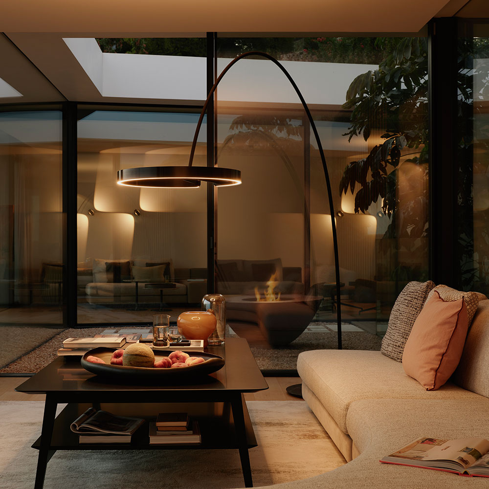 Occhio Mito largo Bogenleuchte bei lampenonline.de - Zu den Mito Stehleuchten zählt man die Mito largo in Form einer weit ausladenden Bogenleuchte.