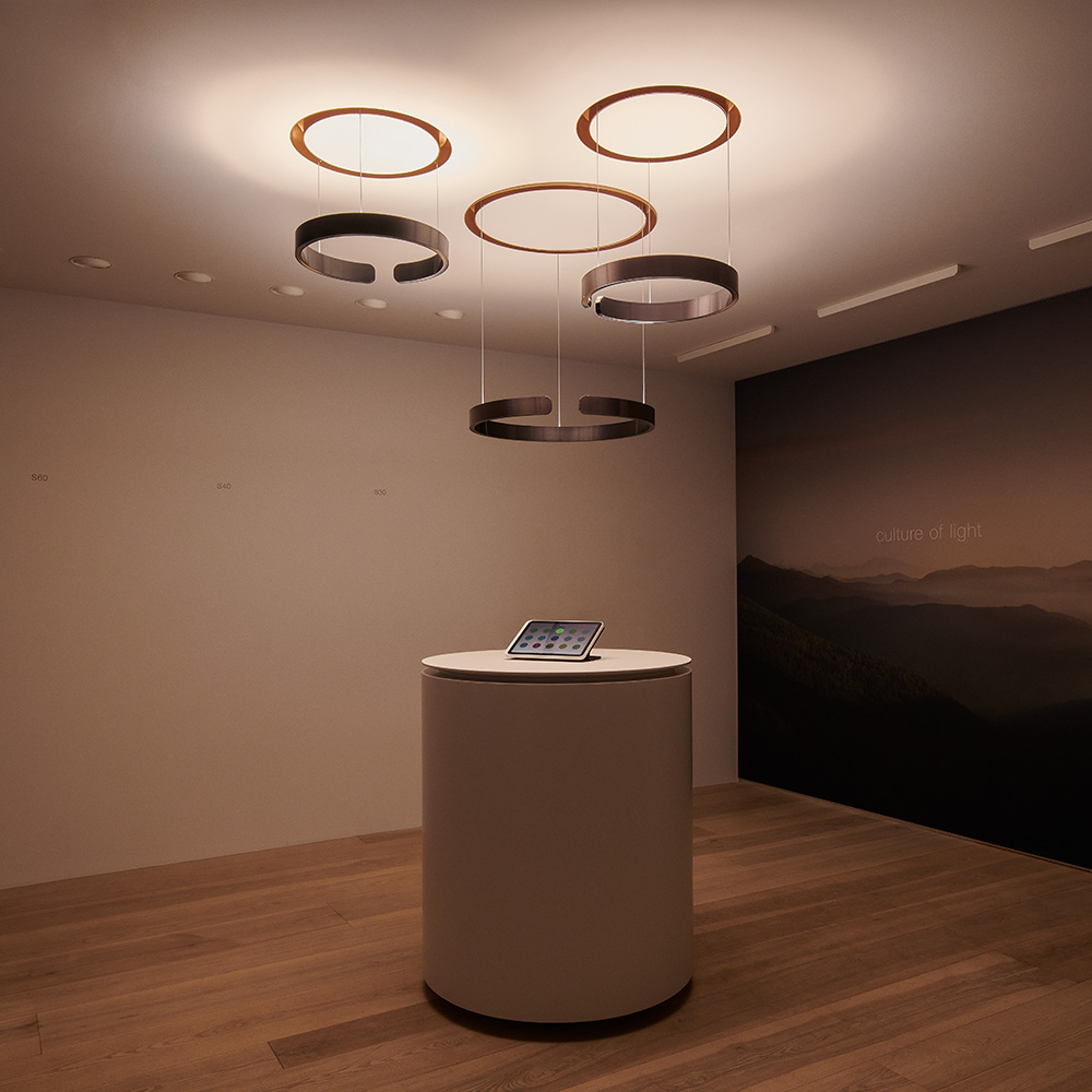 Occhio Mito Pendelleuchten bei lampenonline.de - Die Steuerung der Lichtverteilung lässt sich zum einen über das getrennte Dimmen regeln. Zum anderen sind diese Mito Leuchten mit der Funktion „up/down fading“ ausgestattet