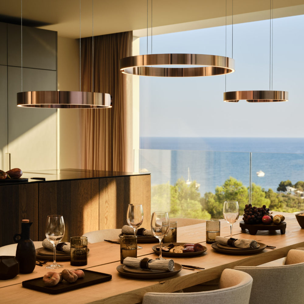 Occhio Mito sospeso bei lampenonline.de - Occhio Mito Leuchten können nachträglich mit Occhio air ausgestattet werden. Dafür wird lediglich die Steuereinheit getauscht.