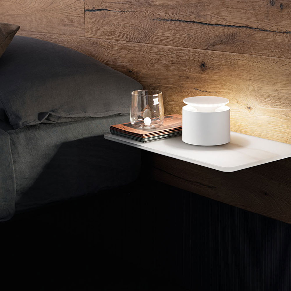 Zafferano Push Up bei lampenonline. Die Push Up Serie setzt mit ihrem einzigartigen Bedienkonzept neue Maßstäbe in der Beleuchtungstechnik.